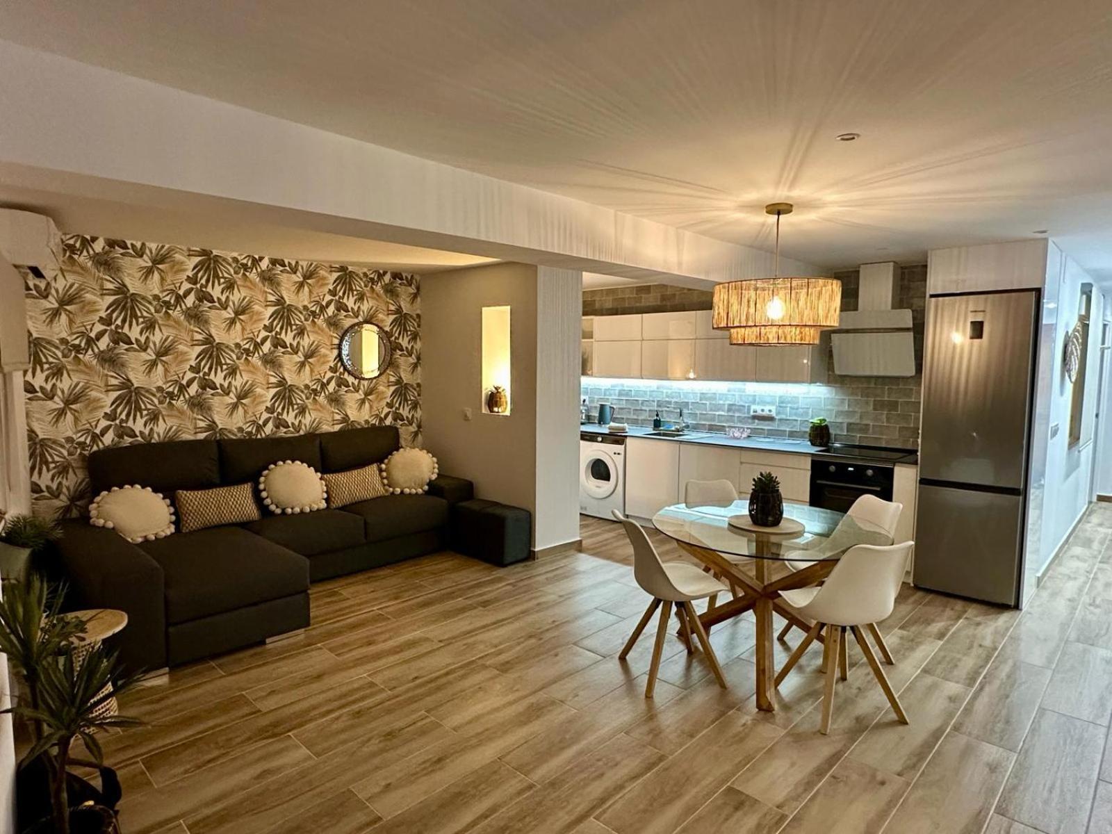 Waterfront 3 Bed Apartment, 90M From The Beach Platja de Larenal Εξωτερικό φωτογραφία