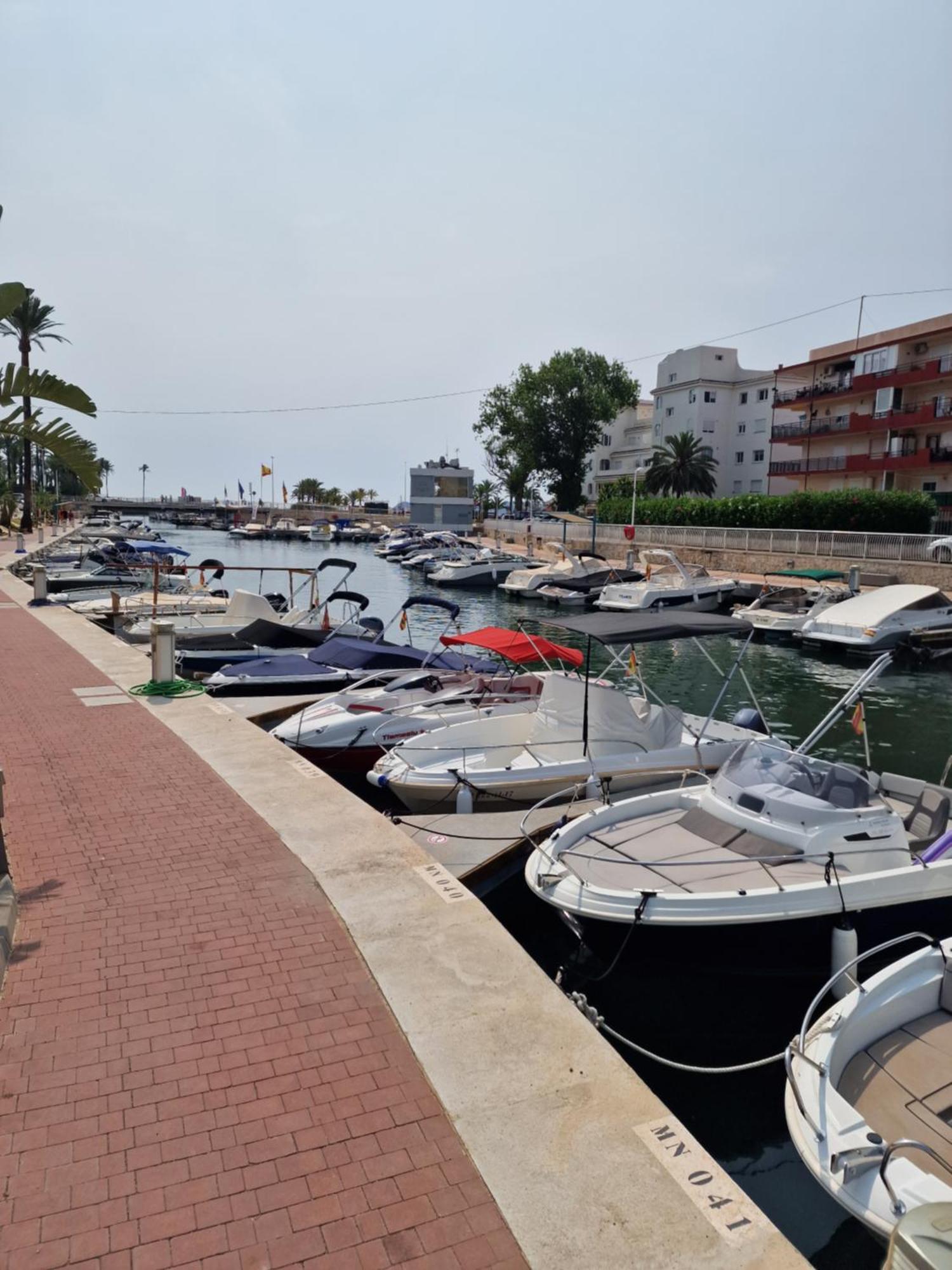 Waterfront 3 Bed Apartment, 90M From The Beach Platja de Larenal Εξωτερικό φωτογραφία
