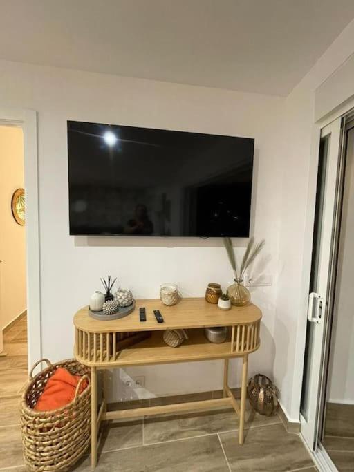 Waterfront 3 Bed Apartment, 90M From The Beach Platja de Larenal Εξωτερικό φωτογραφία