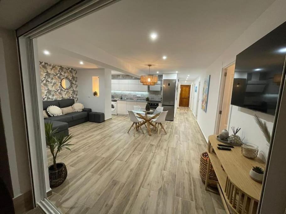 Waterfront 3 Bed Apartment, 90M From The Beach Platja de Larenal Εξωτερικό φωτογραφία